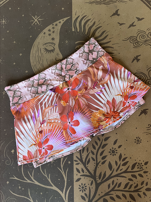 SAMPLE SALE - Size L Desert Nature Run Skort