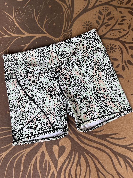 SAMPLE SALE - Size S Funky Leopard Short